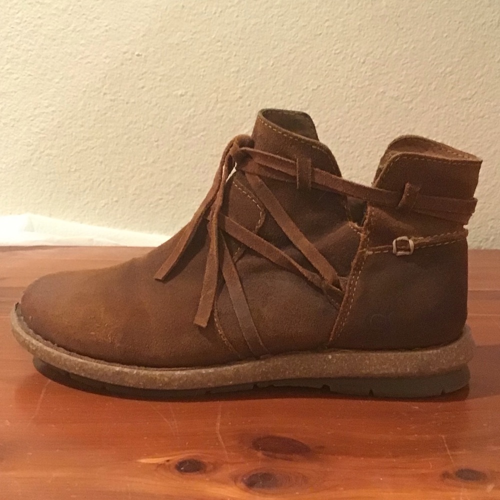 Born Distressed Leather Ankle Boots - 7.5